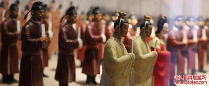 “两袖清风”原指的是谁的“两袖”?