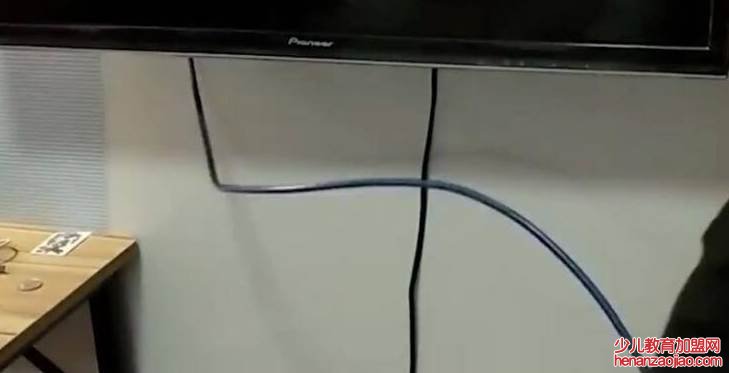 tcl电视机黑屏开不了怎么回事？