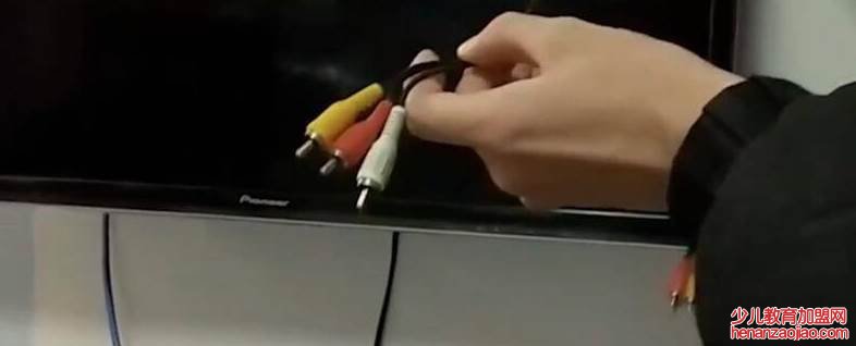 tcl电视机黑屏开不了怎么回事？