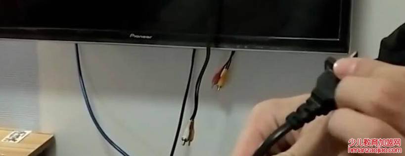 tcl电视机黑屏开不了怎么回事？