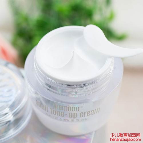 素颜霜的正确使用方法是什么？