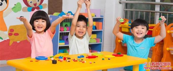 公立幼儿园好还是私立幼儿园好？