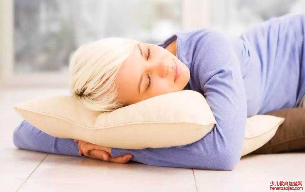 枕头高点好还是低点好？