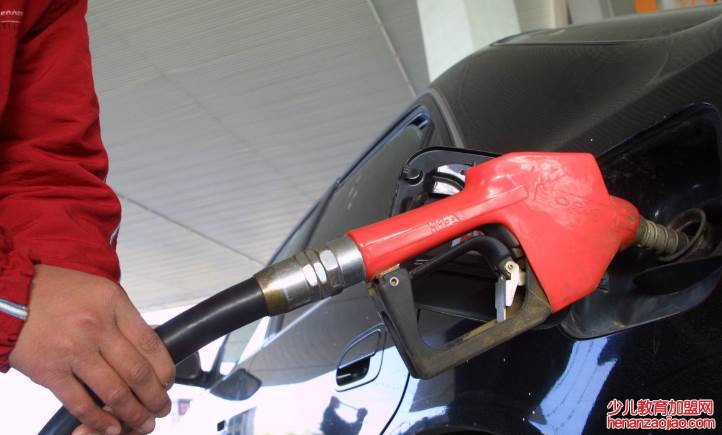 油表f是满还是e是满？