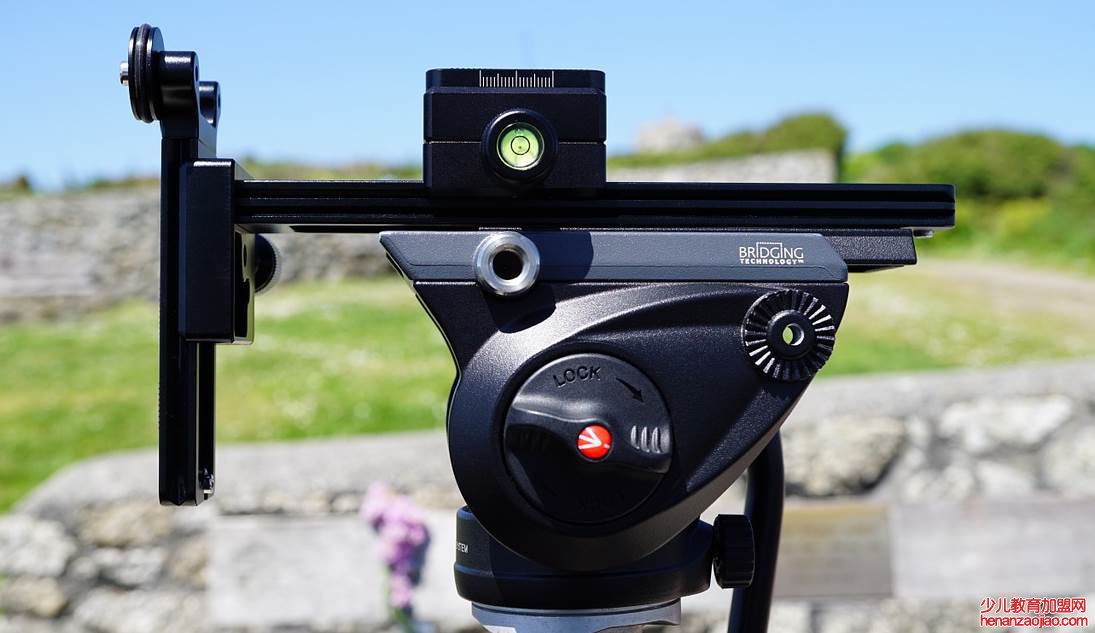 曼富图三脚架怎么样？