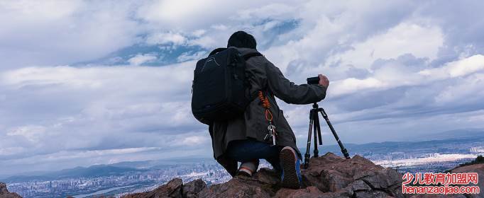 曼富图三脚架怎么样？