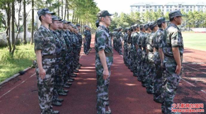 立正的动作要领有哪些?