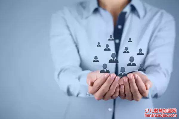 社保一个月交多少钱?