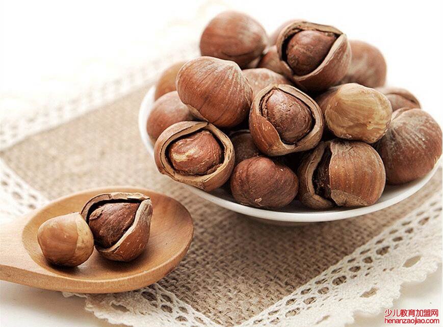 榛子生吃好还是熟吃好?