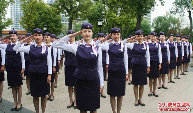 铁乘学校哪个学校好?