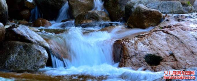 问渠那得清如许中的如是什么意思？