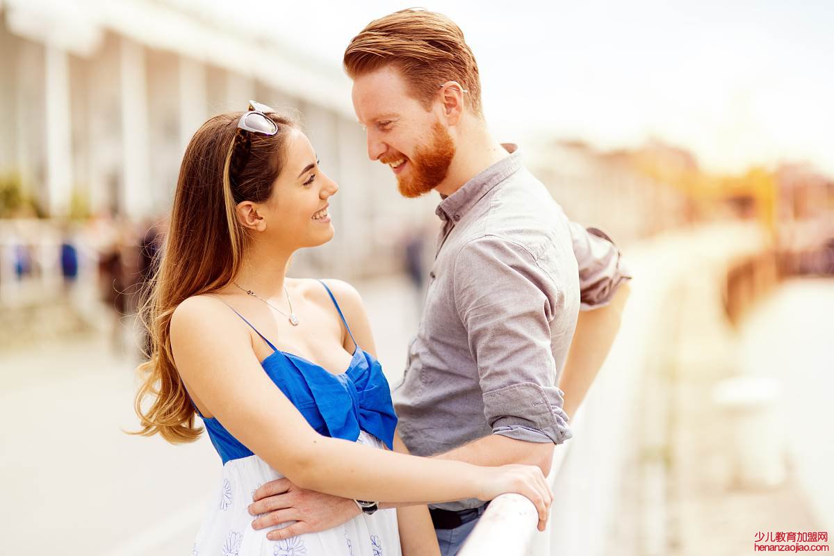 夫妻之间怎样做才能感情越来越好？