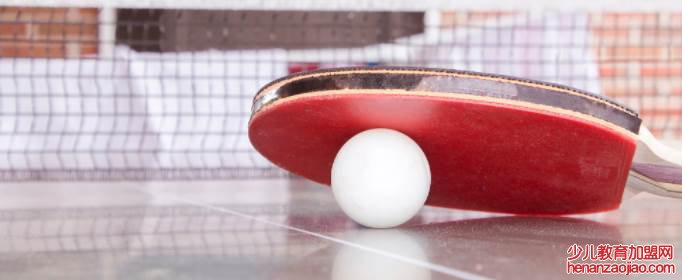 乒乓球拍黑色和红色胶皮的区别是什么？