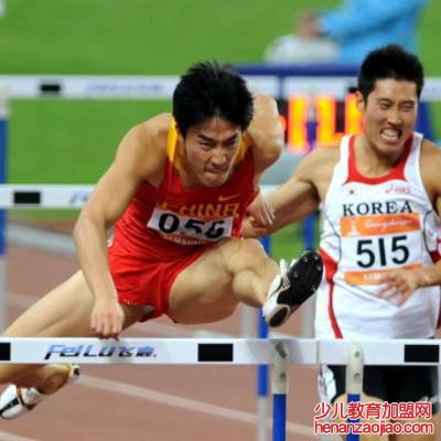 刘翔110米栏世界纪录是多少？