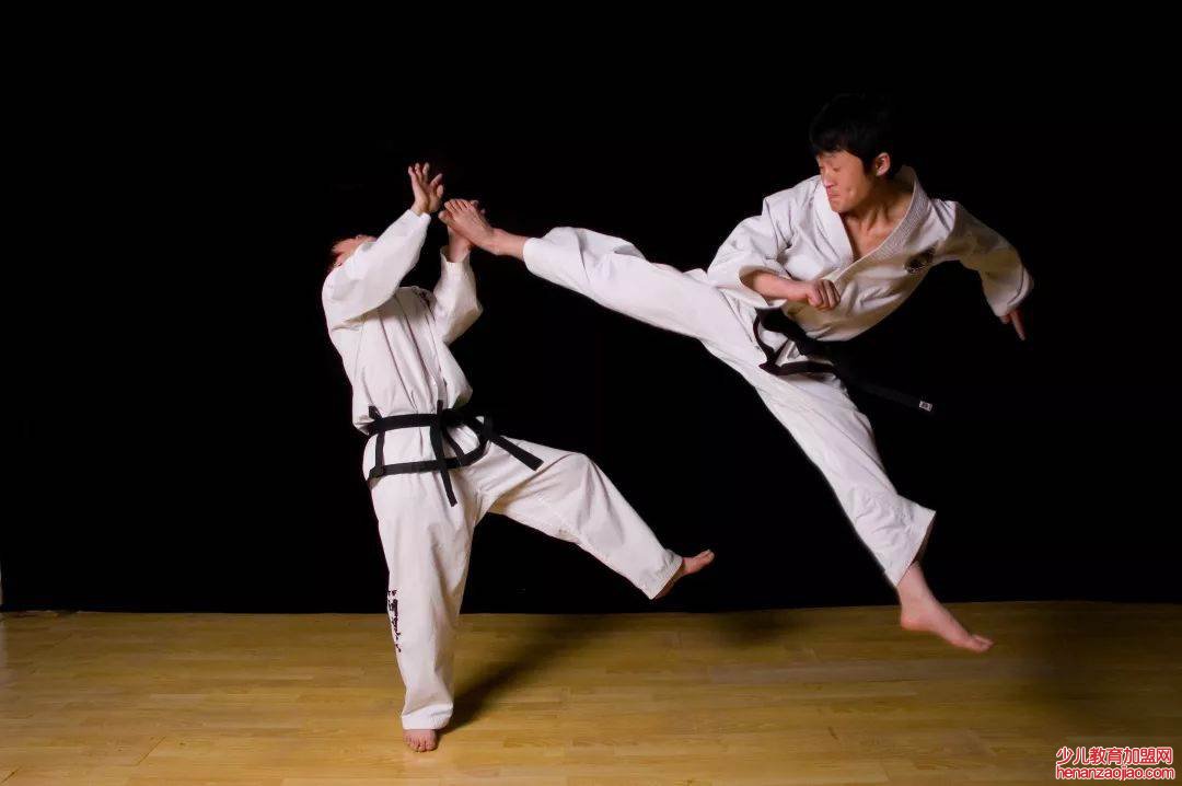 空手道和跆拳道的区别是什么？