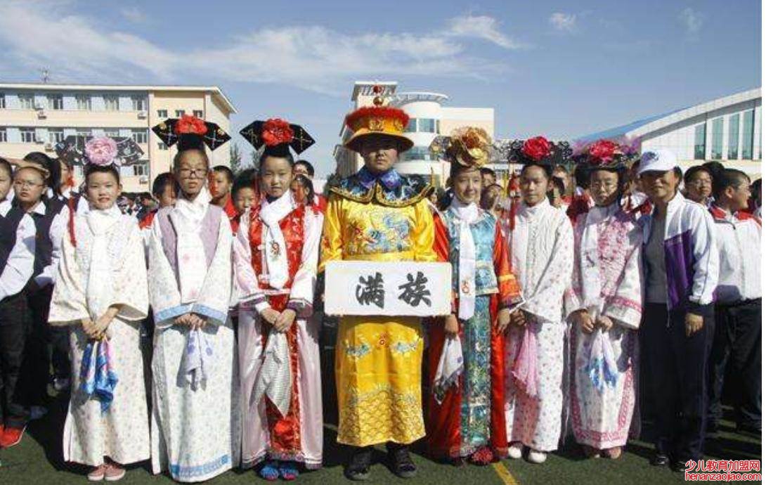 爱新觉罗现在姓什么?