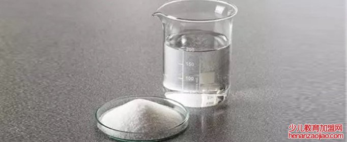 氯化钠是生理盐水吗？
