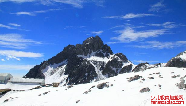 玉龙雪山海拔高度多少