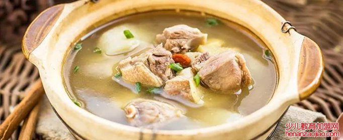 鸭子炖汤和什么一起炖最有营养？